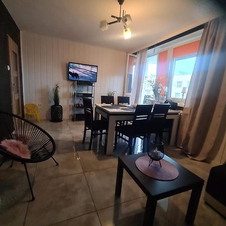 Apartament Osiedle Centrum 5 ウストロン エクステリア 写真